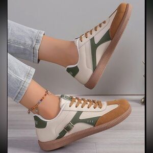 Women's Fashionable Lace Up, Sneakers, Trending Shoes, Casual Comfortable Sz 7.5